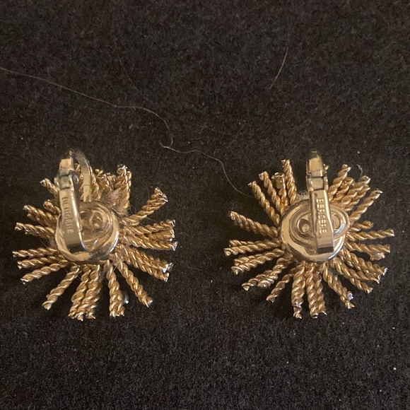 Vintage Bergere Gold and Rhinestone Clip on Earrings. - Picture 4 of 7